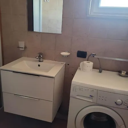 Ferienhaus A Pochi Passi Dal Mare In Zona Punta Prosciutto Datti